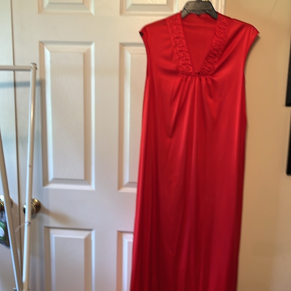 Two piece long Robe Set Button up with pocket Size Small, New - Picture 5 of 6